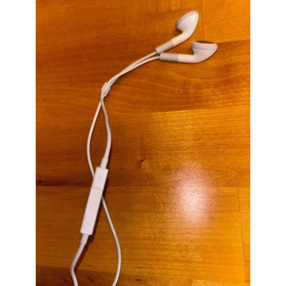 Apple brand wired